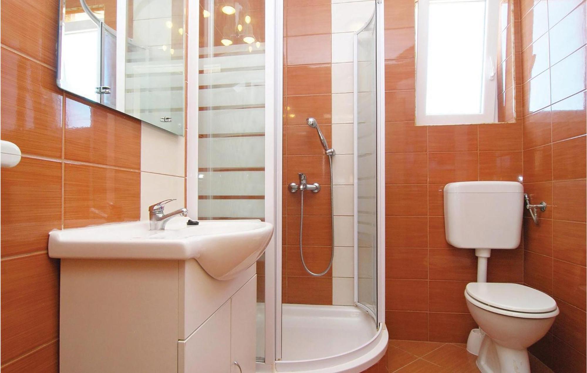 2 Bedroom Nice Apartment In Вир Екстериор снимка